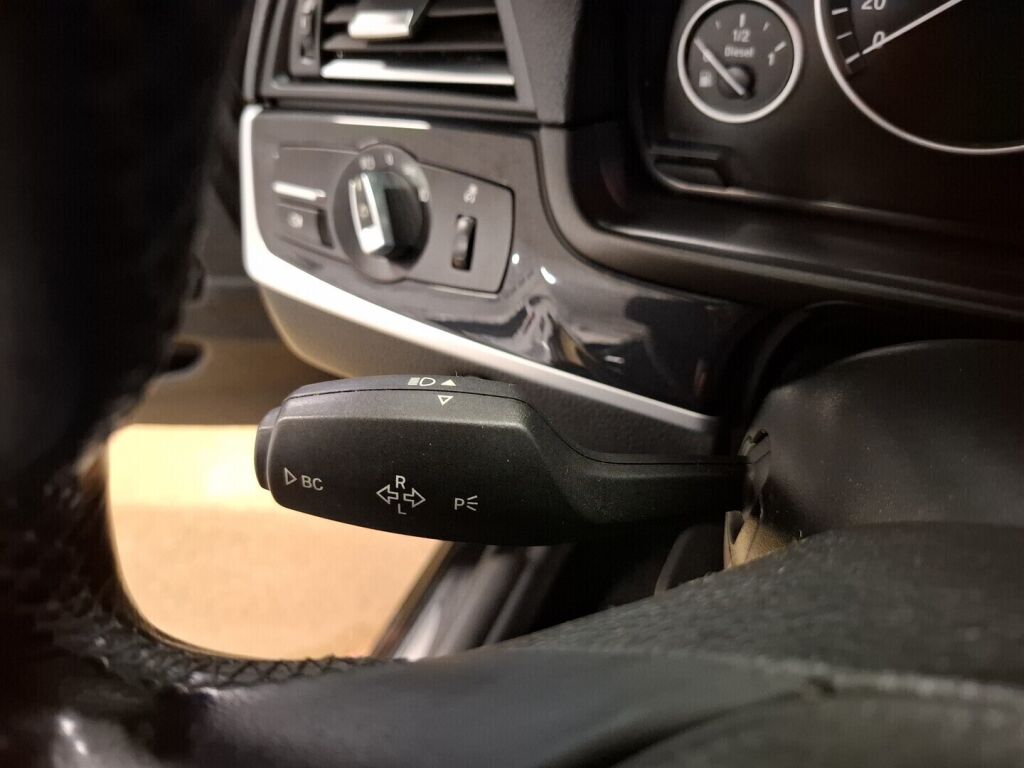 BMW 518 2013 Musta