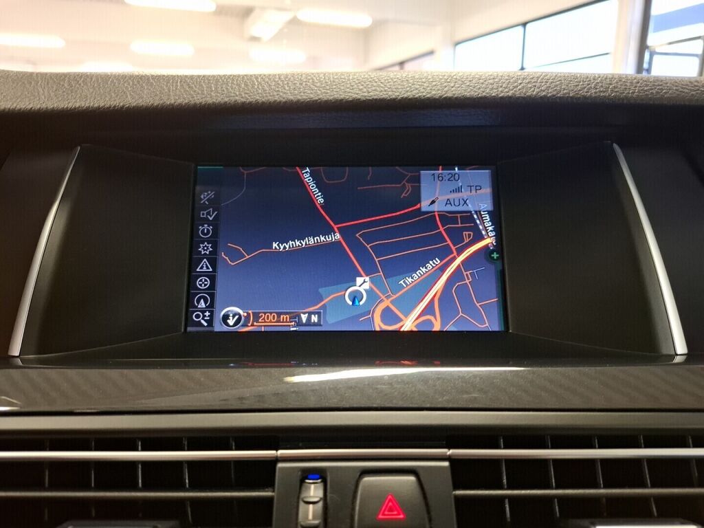 BMW 518 2013 Musta