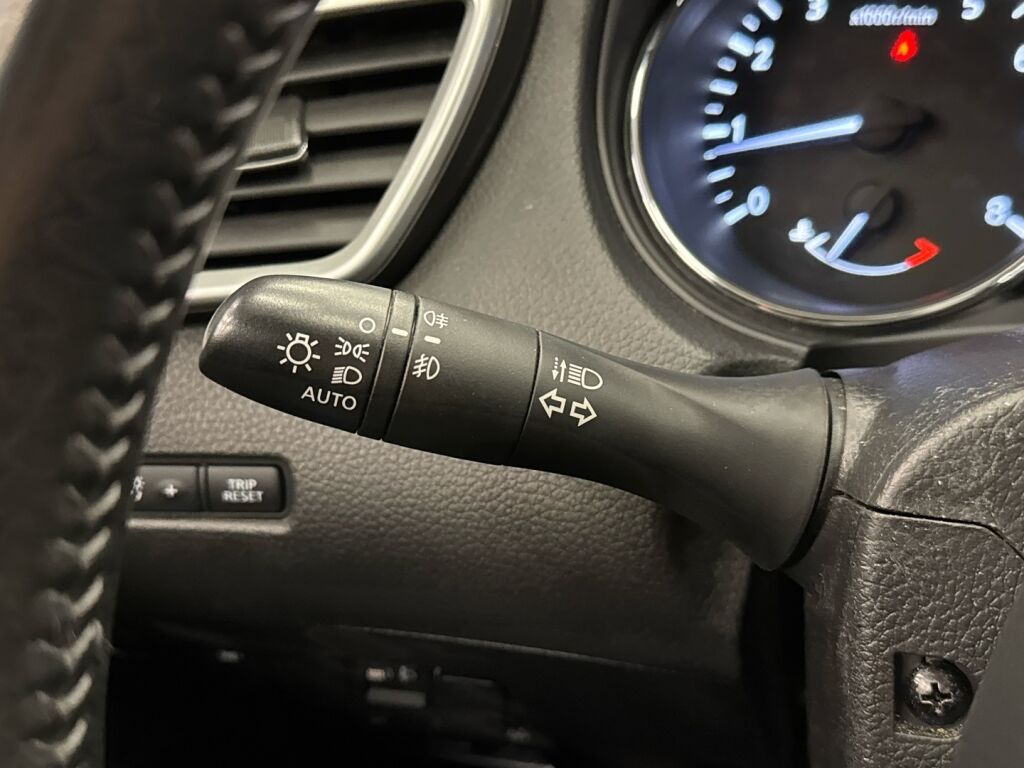 Nissan Qashqai 2017 Ruskea (beige)