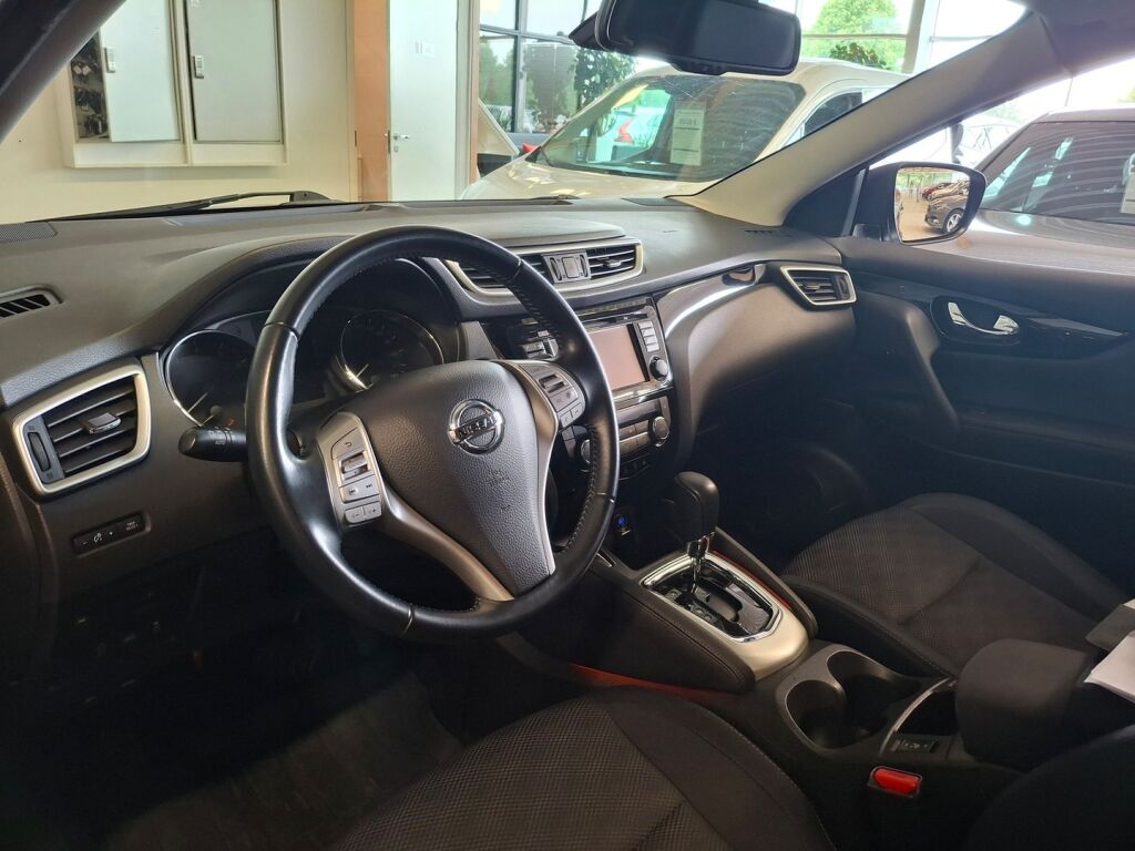 Nissan Qashqai 2017 Ruskea (beige)