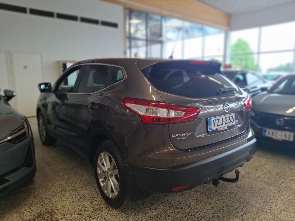 Nissan Qashqai 2017 Ruskea (beige)