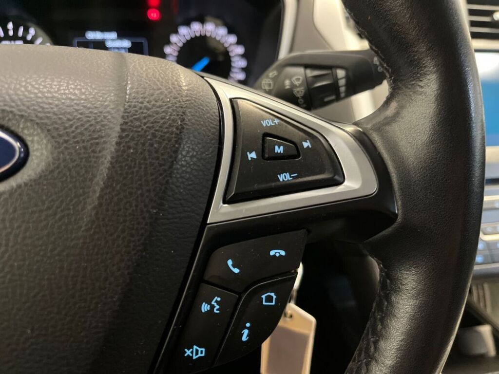 Ford Mondeo 2018 Musta