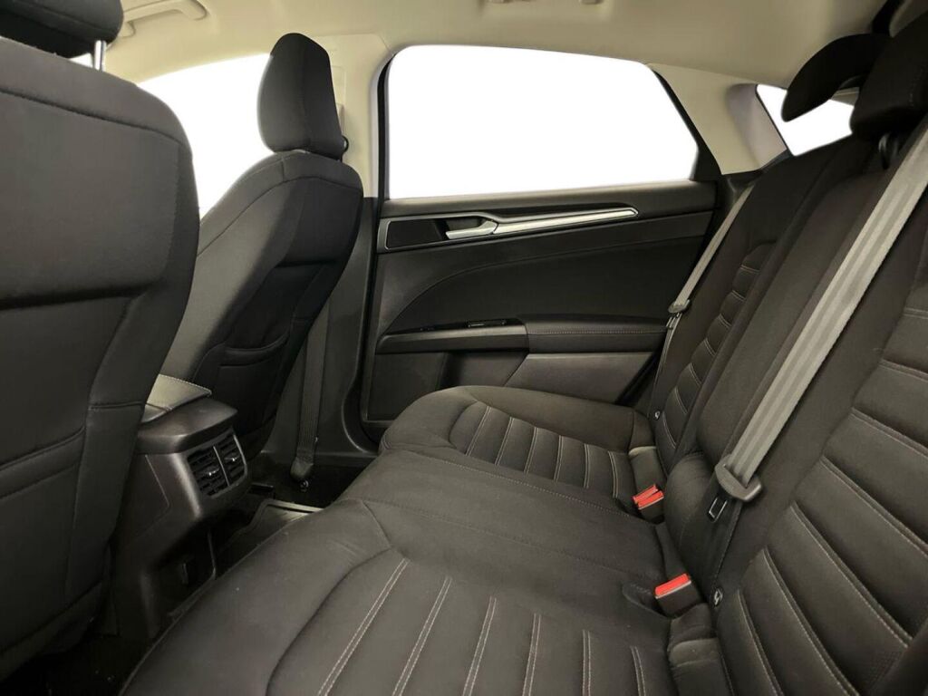 Ford Mondeo 2018 Musta