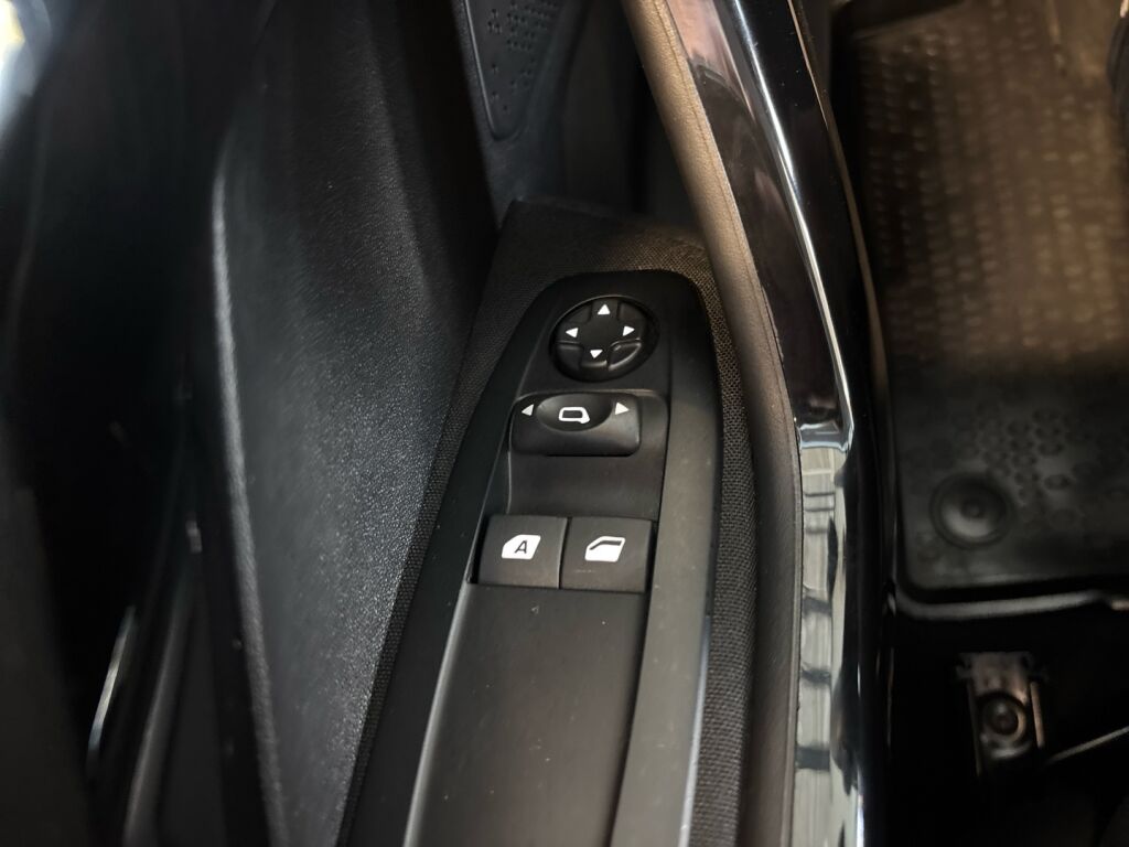 Peugeot 208 2017 Valkoinen