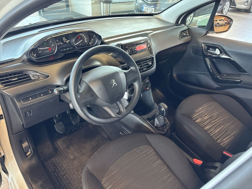 Peugeot 208 2017 Valkoinen