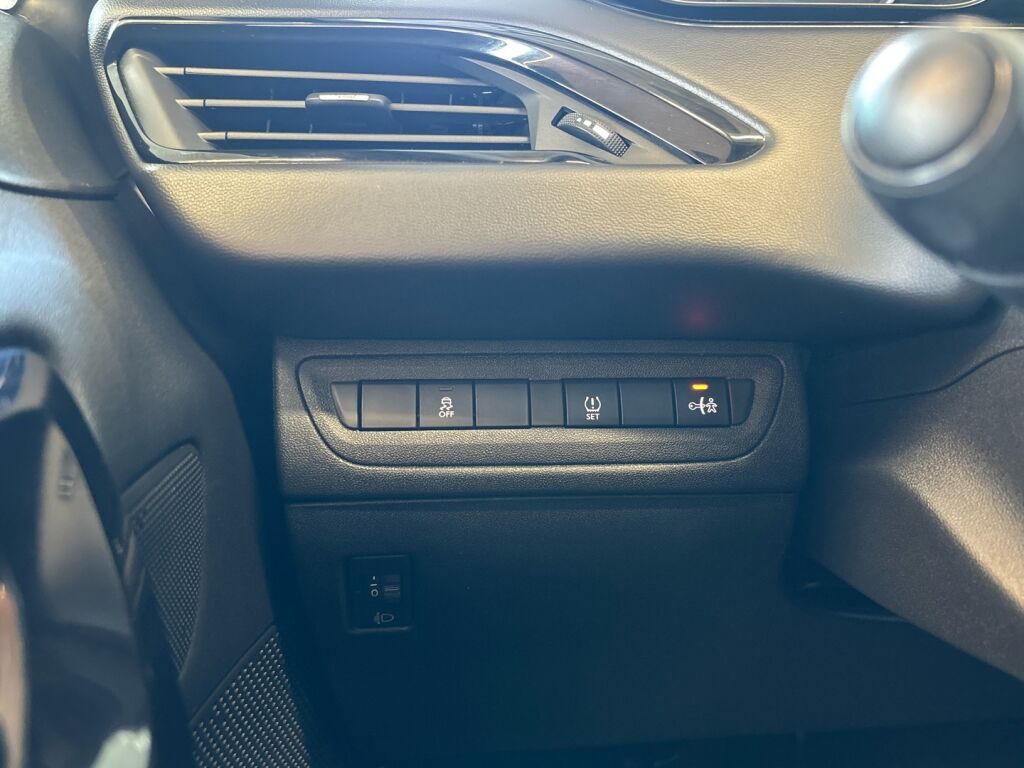 Peugeot 208 2017 Valkoinen