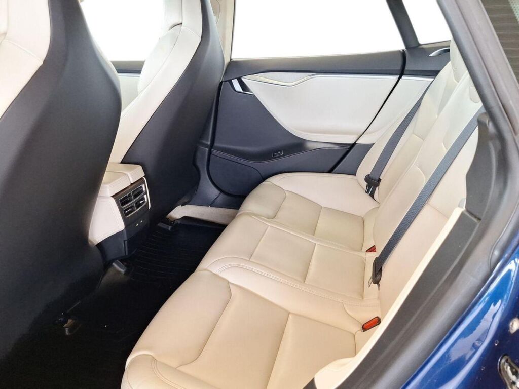 Tesla Model S 2017 Sininen