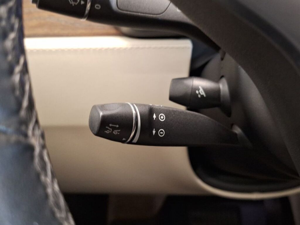 Tesla Model S 2017 Sininen