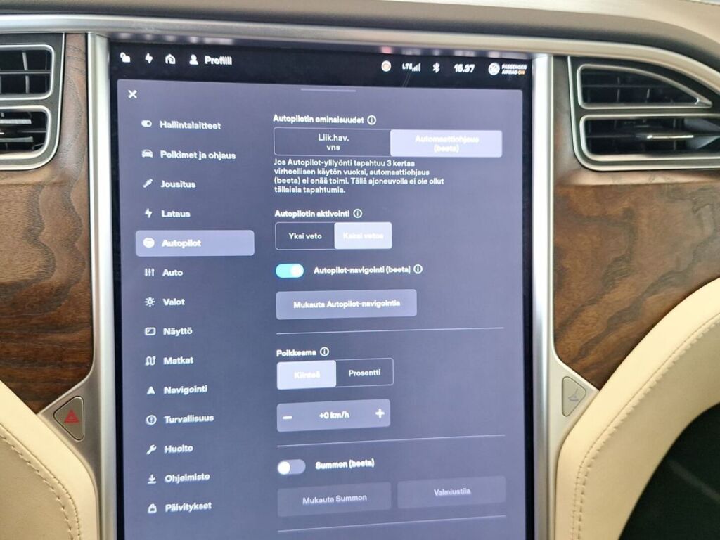Tesla Model S 2017 Sininen