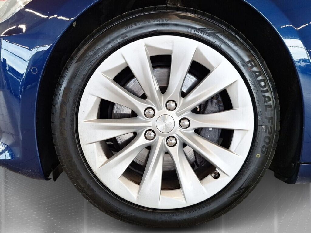 Tesla Model S 2017 Sininen