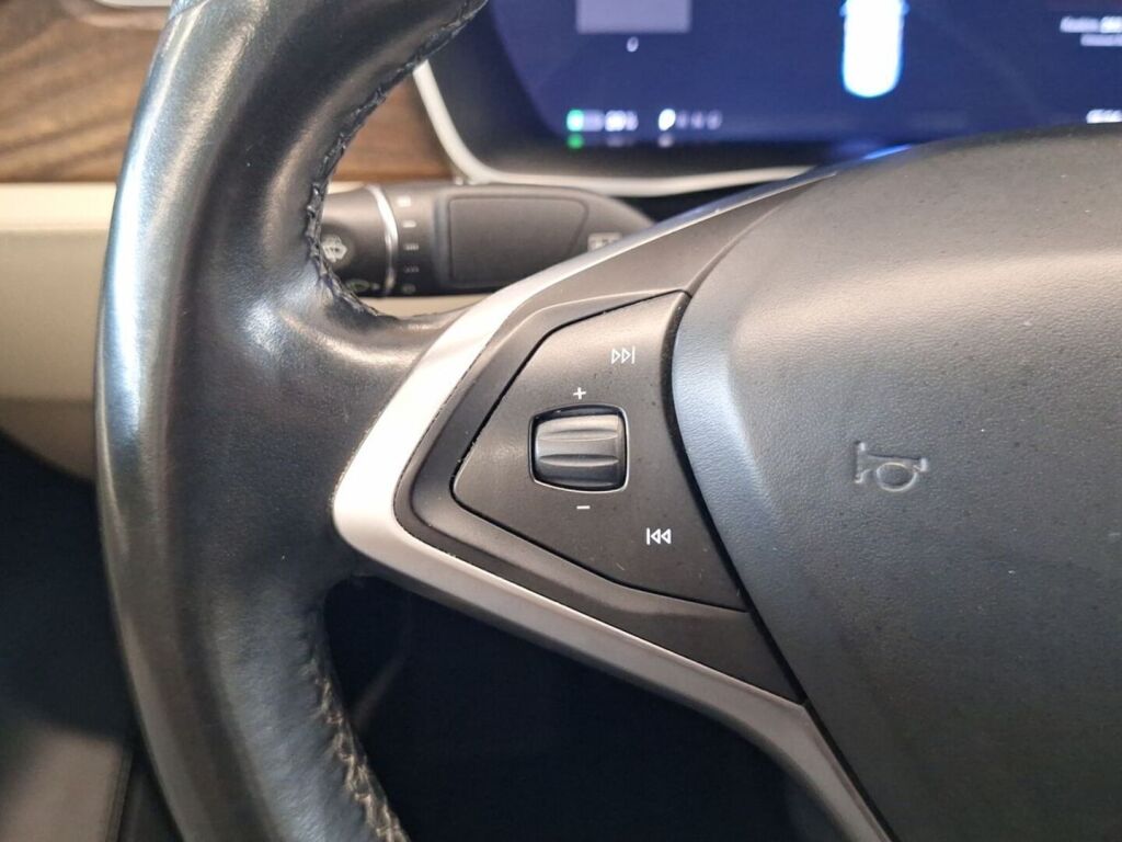 Tesla Model S 2017 Sininen