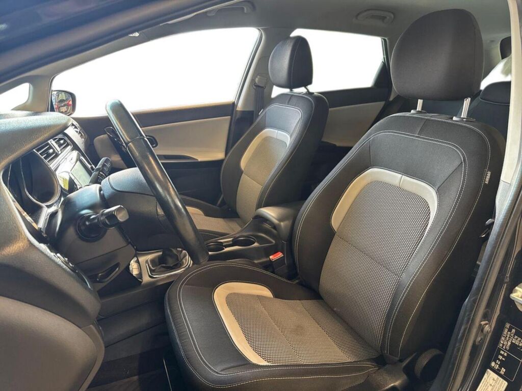 Kia Ceed 2018 Musta