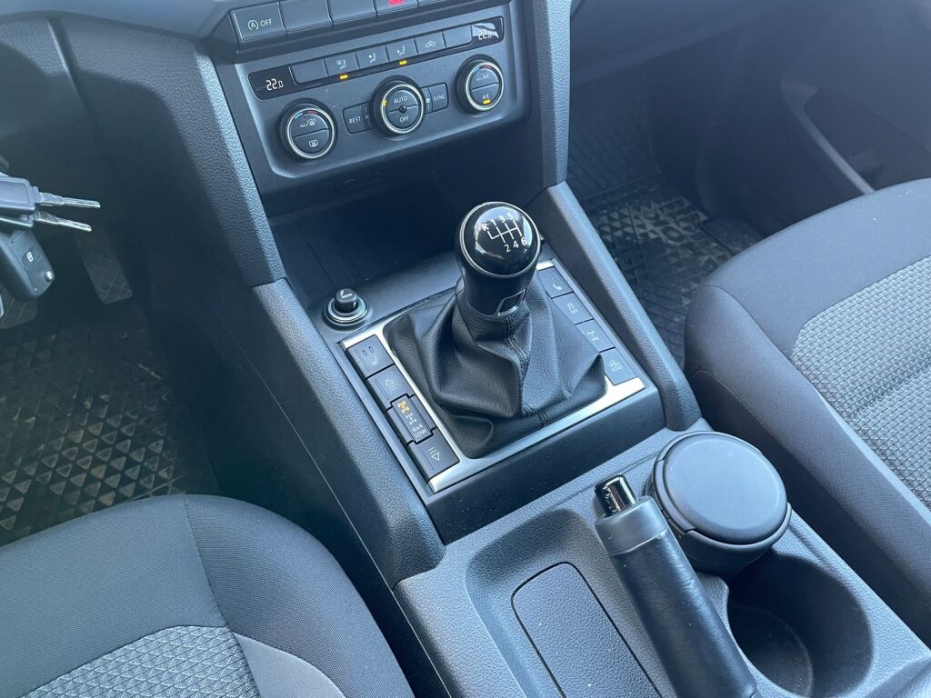 Volkswagen Amarok 2018 Valkoinen