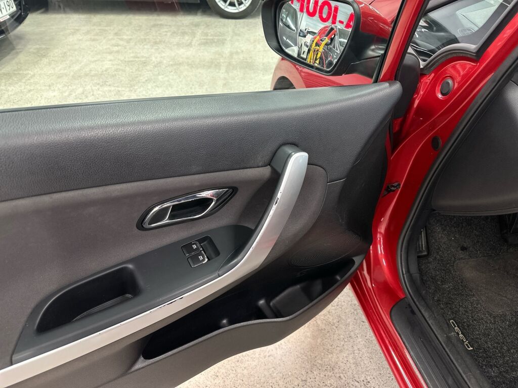 Kia Ceed 2017 Punainen