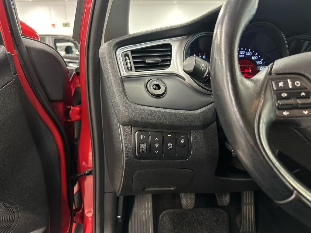 Kia Ceed 2017 Punainen