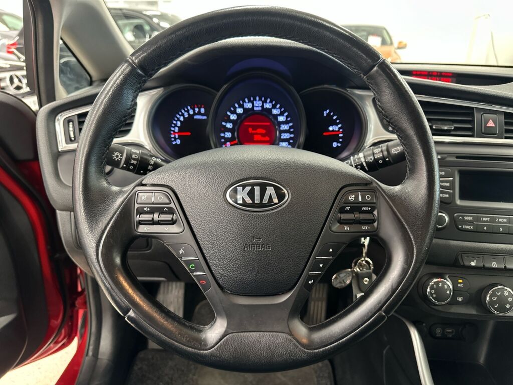 Kia Ceed 2017 Punainen