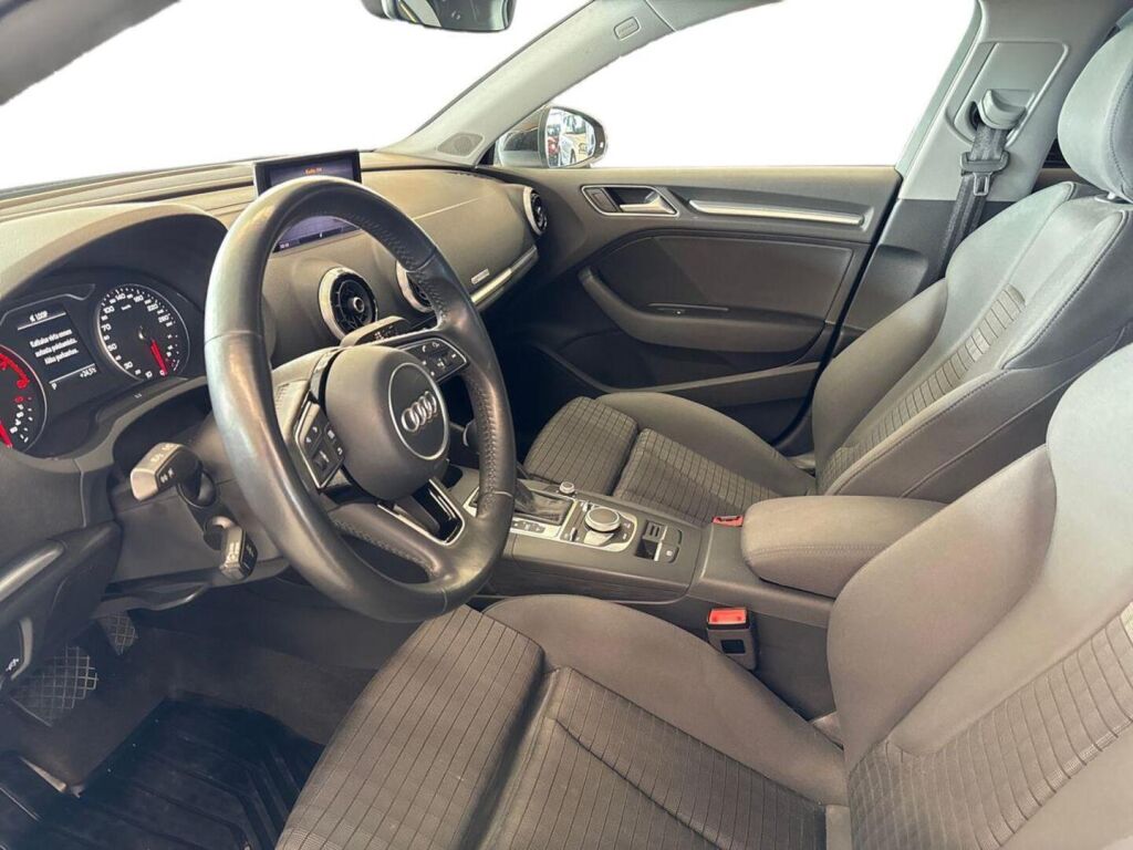 Audi A3 2018 Musta