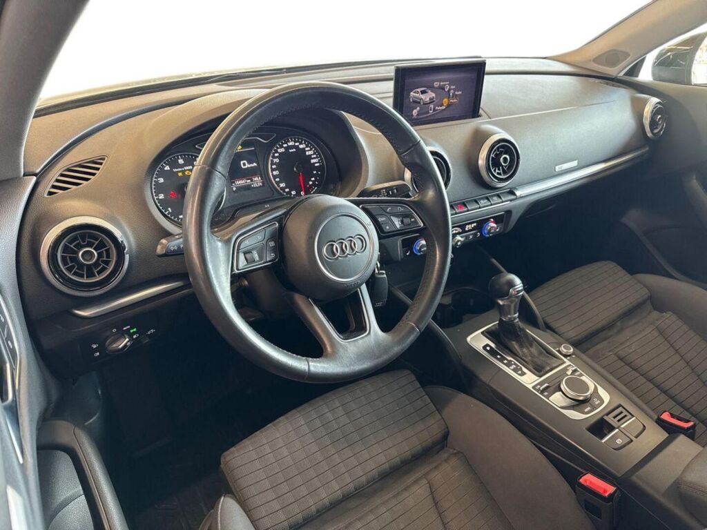 Audi A3 2018 Musta