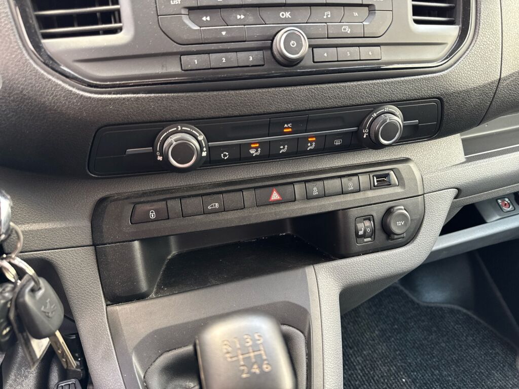 Peugeot Expert 2019 Valkoinen