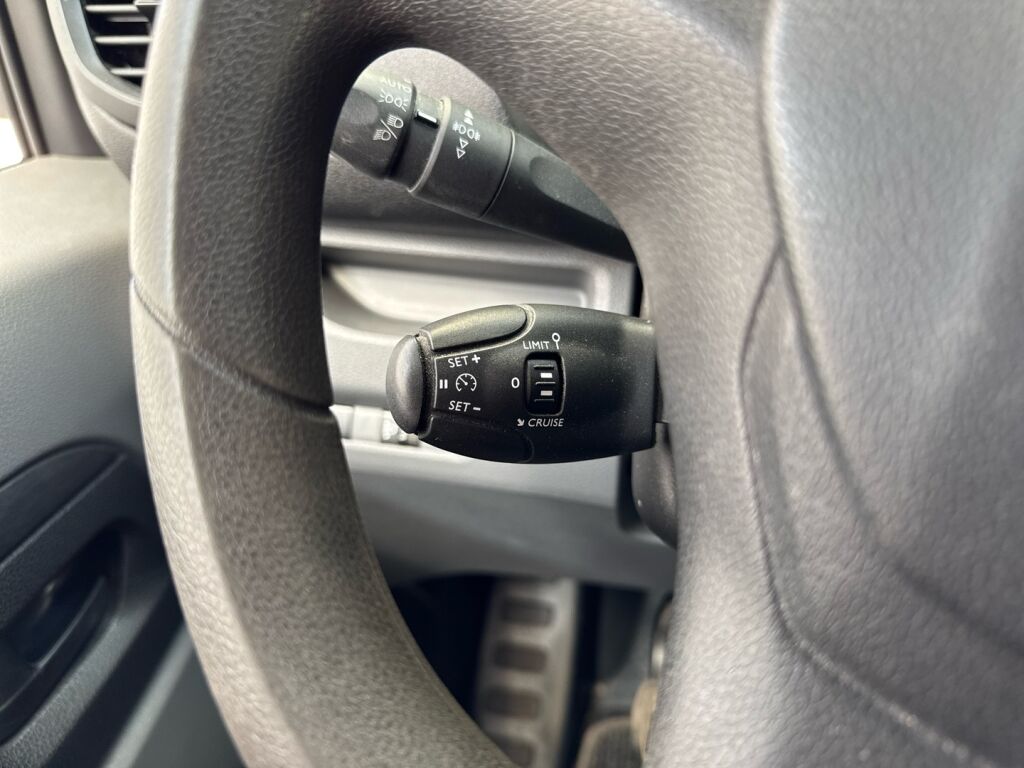 Peugeot Expert 2019 Valkoinen