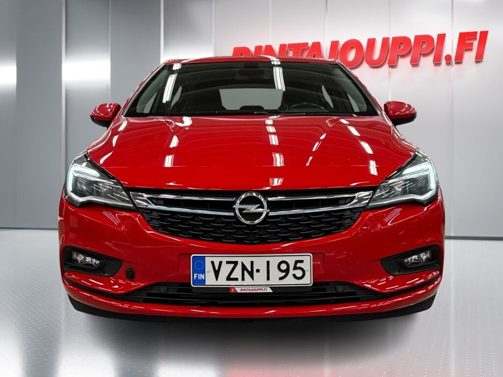 Opel Astra 2018 Punainen
