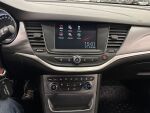 Opel Astra 2018 Punainen