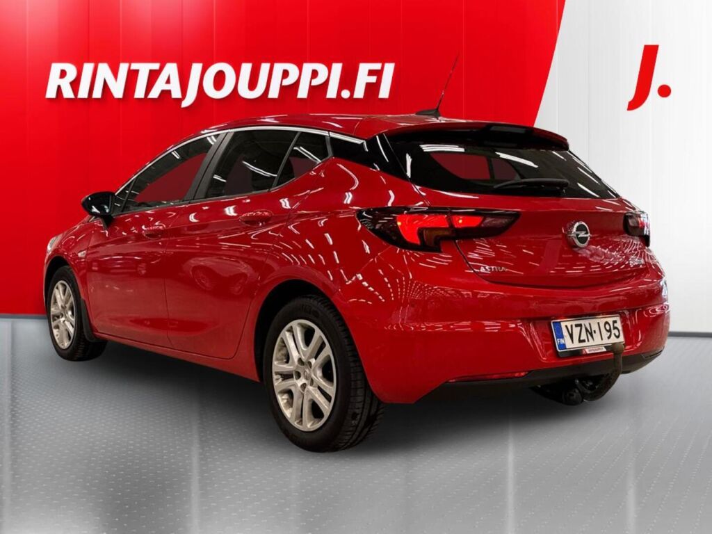 Opel Astra 2018 Punainen