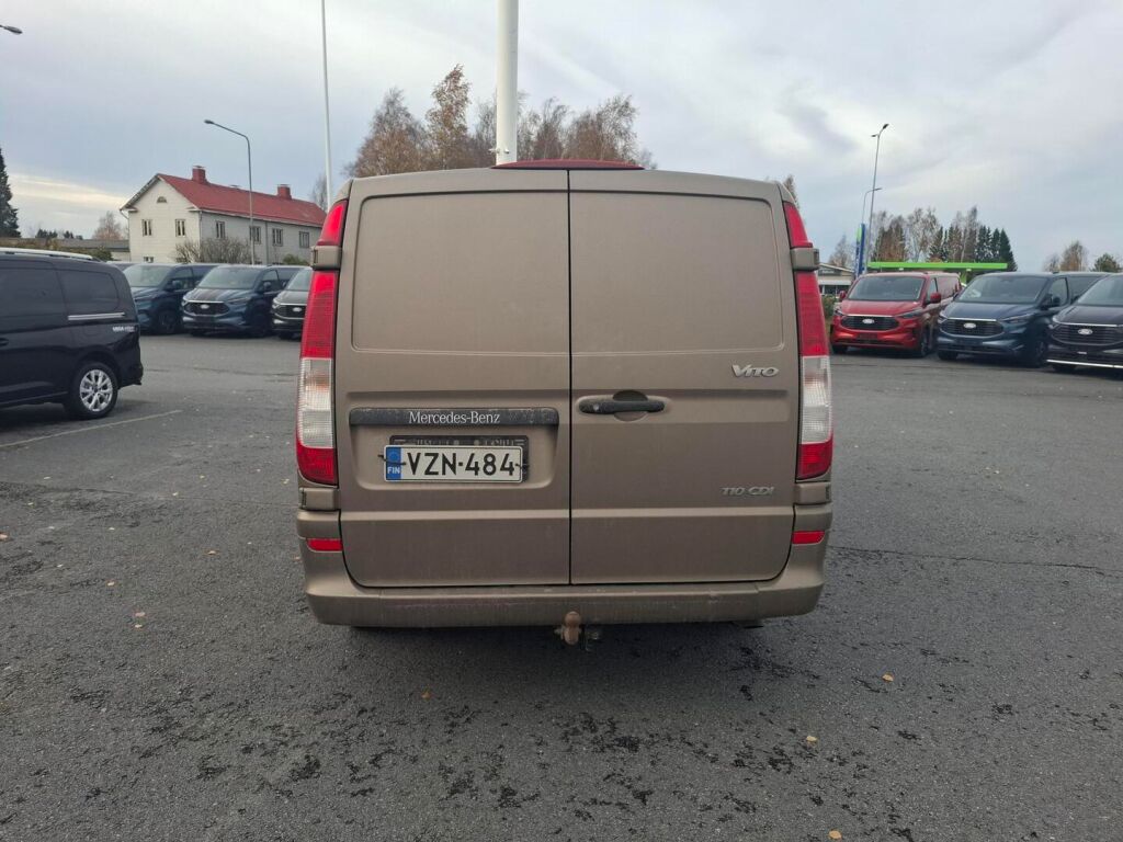 Mercedes-Benz Vito 2012 Ruskea (beige)