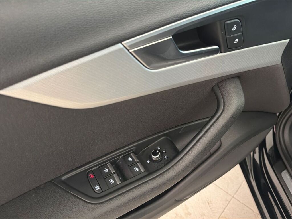 Audi A4 2016 Musta