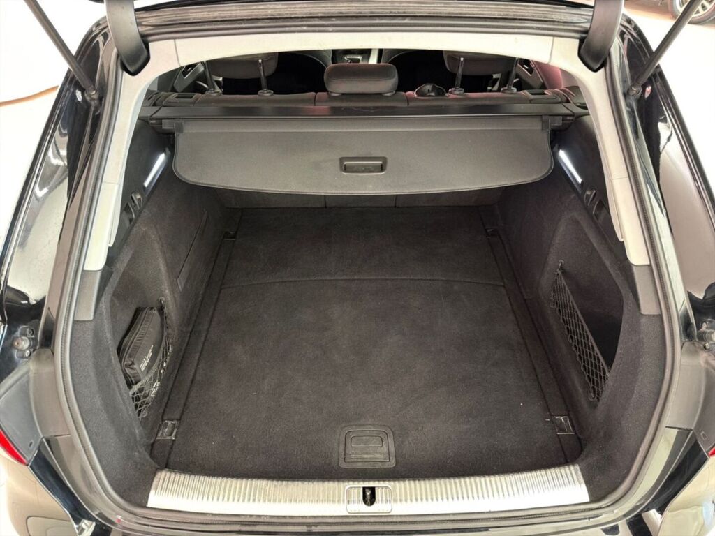 Audi A4 2016 Musta