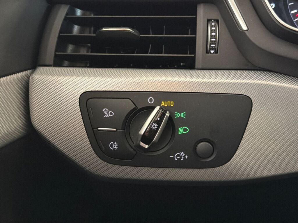 Audi A4 2016 Musta