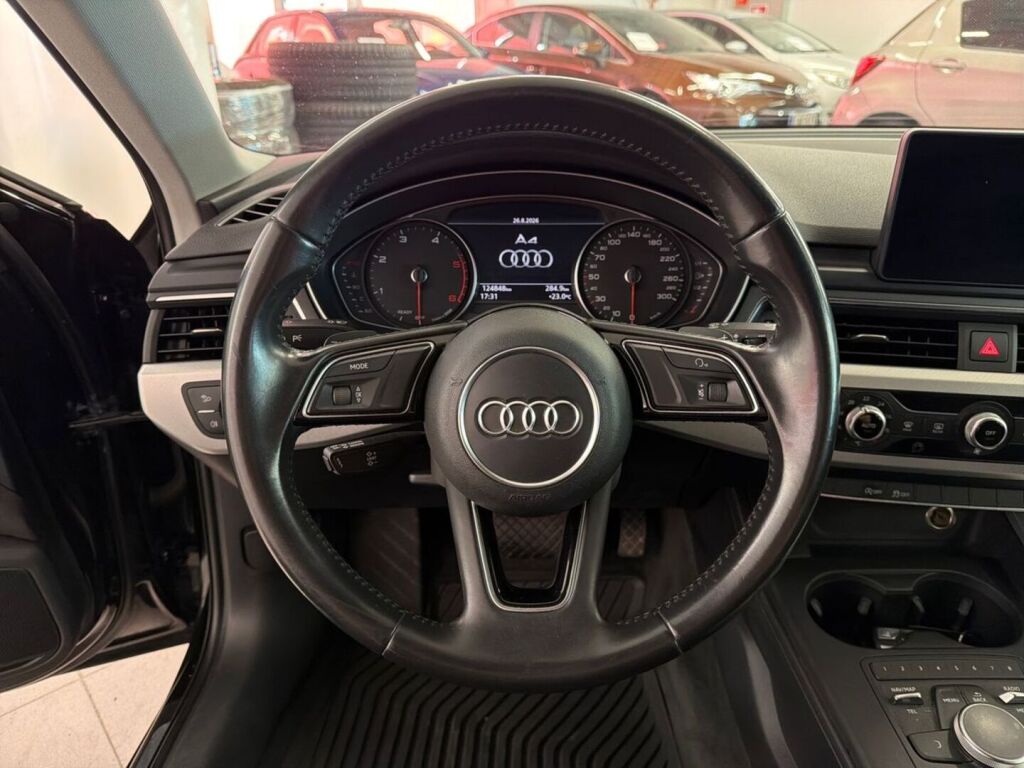 Audi A4 2016 Musta