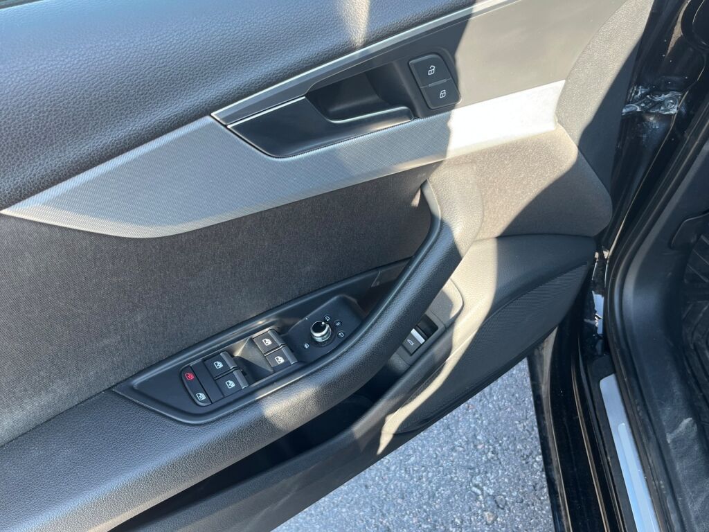 Audi A4 2016 Musta