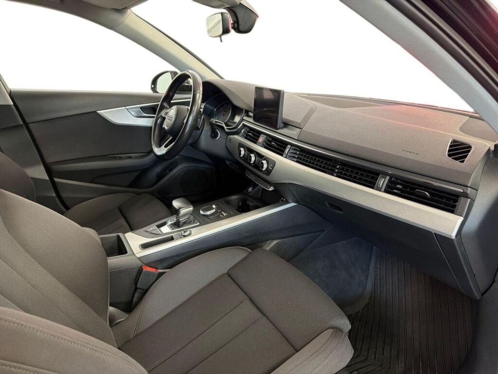 Audi A4 2016 Musta