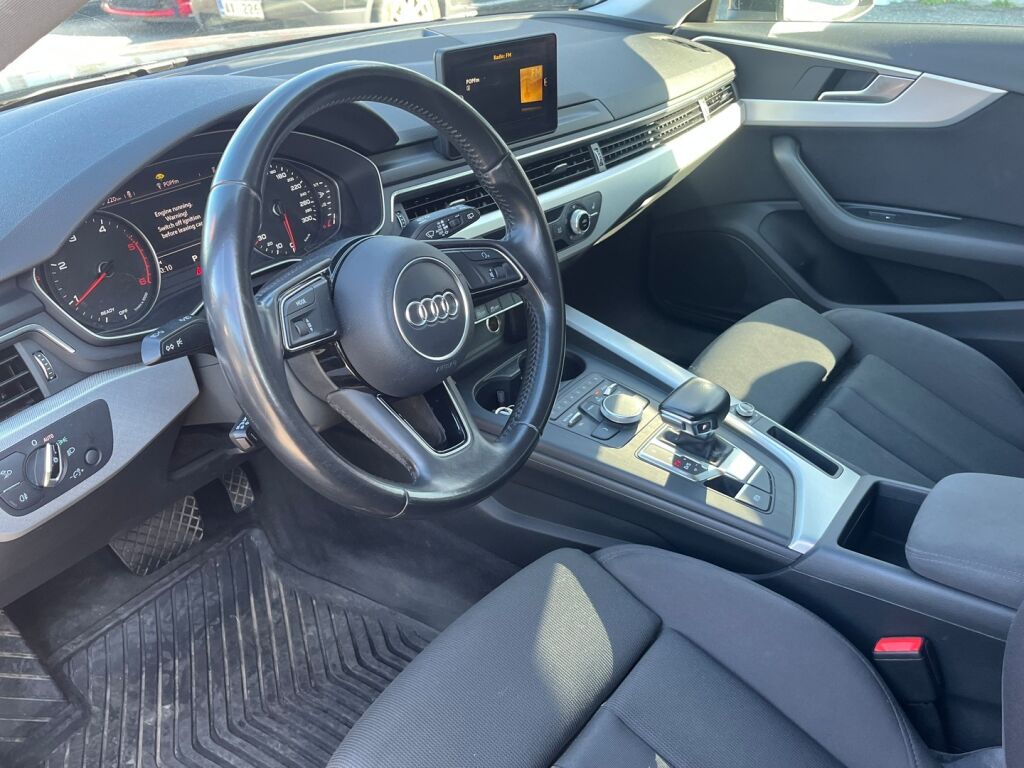 Audi A4 2016 Musta