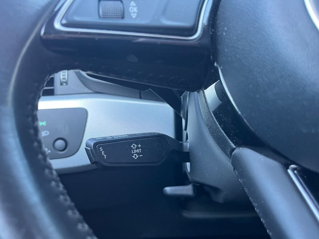 Audi A4 2016 Musta