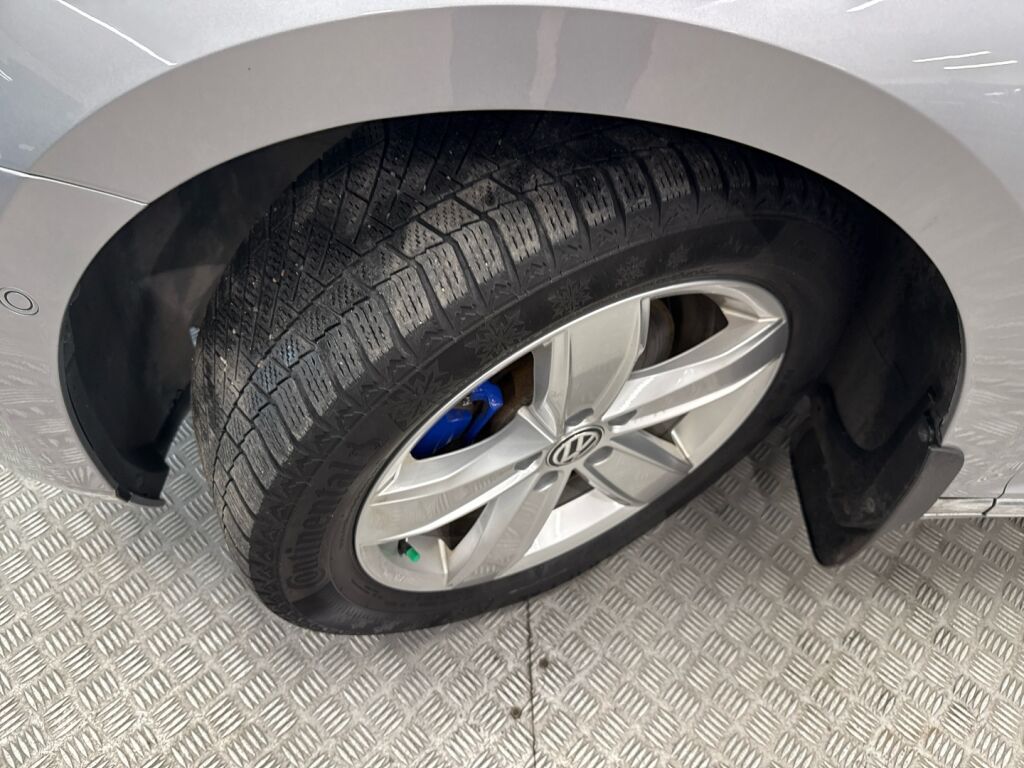 Volkswagen Passat 2018 Sininen