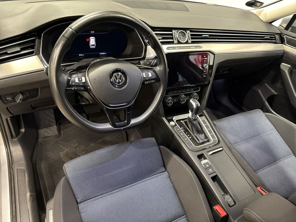 Volkswagen Passat 2018 Sininen