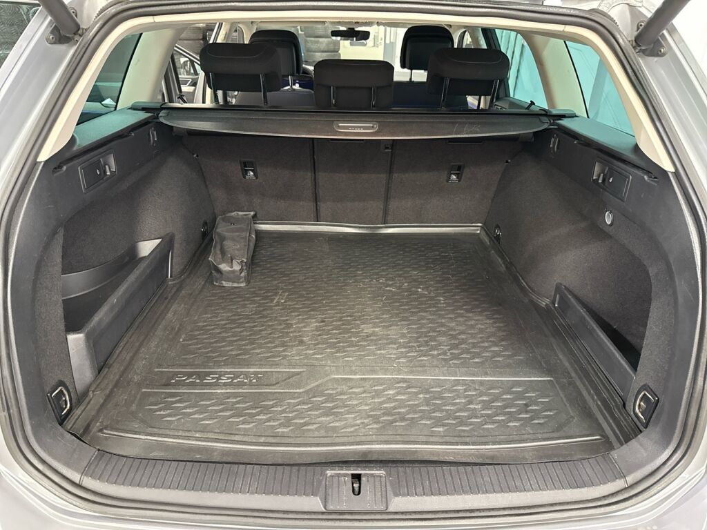 Volkswagen Passat 2018 Sininen