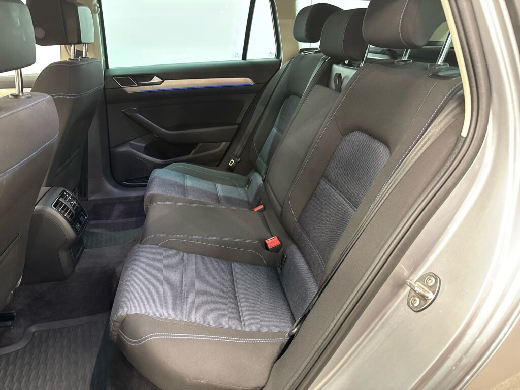 Volkswagen Passat 2018 Sininen