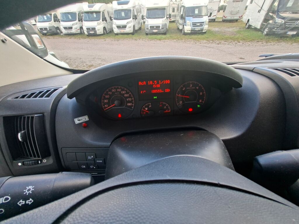 LMC Cruiser T712 Puoli-Integroitu 2018 Valkoinen