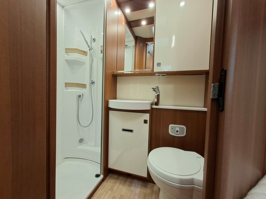 LMC Cruiser T 712 Comfort 2018 Valkoinen