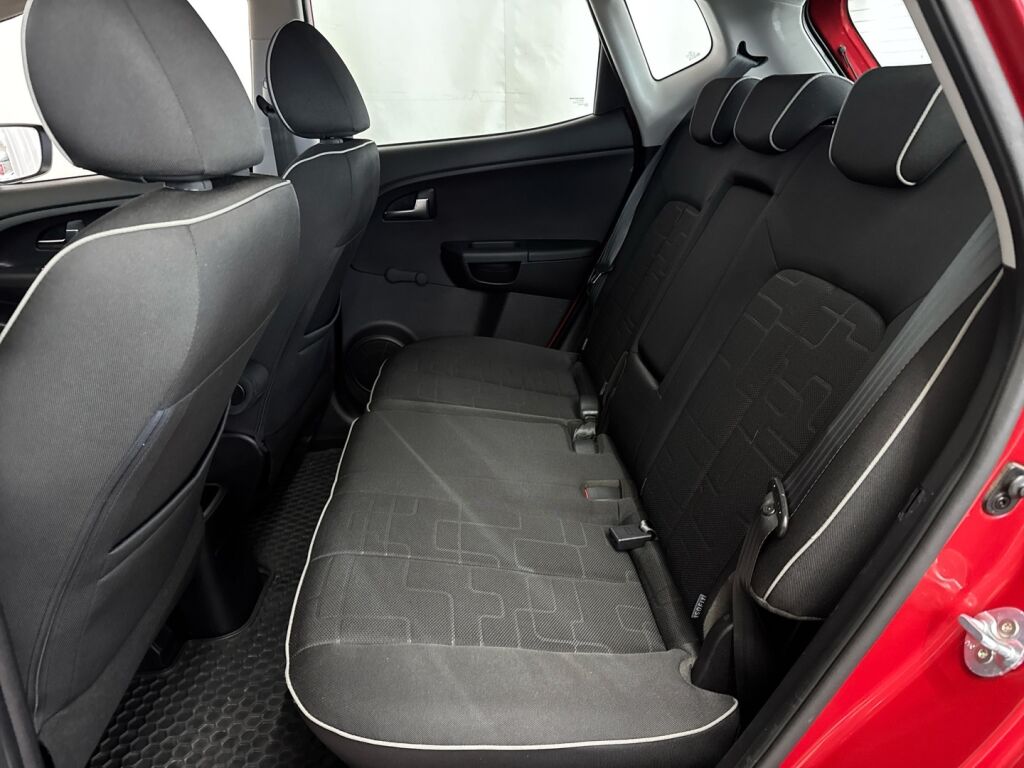 Kia Venga 2018 Punainen