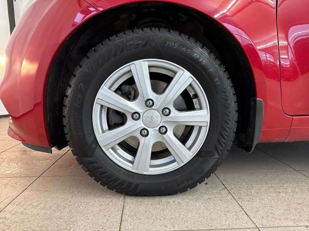 Kia Venga 2018 Punainen