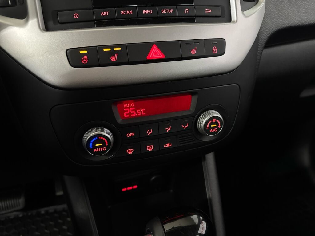 Kia Venga 2018 Punainen