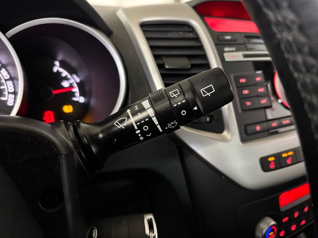 Kia Venga 2018 Punainen