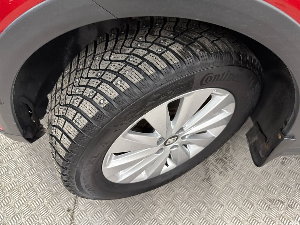 Seat Arona 2018 Punainen