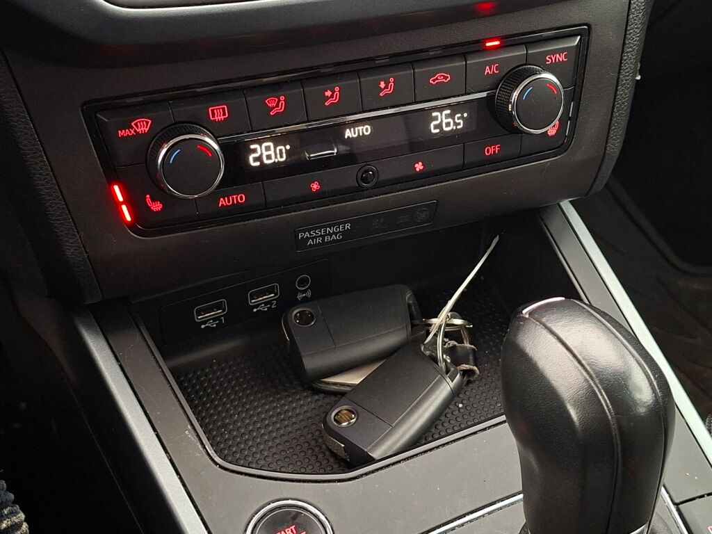 Seat Arona 2018 Punainen