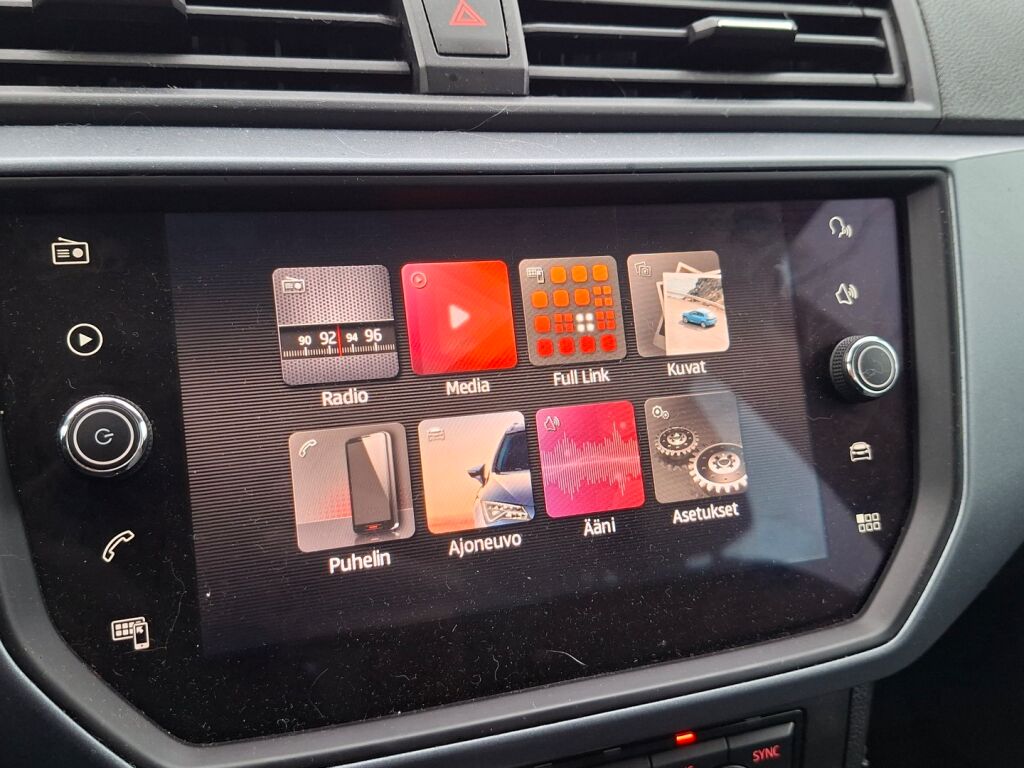 Seat Arona 2018 Punainen