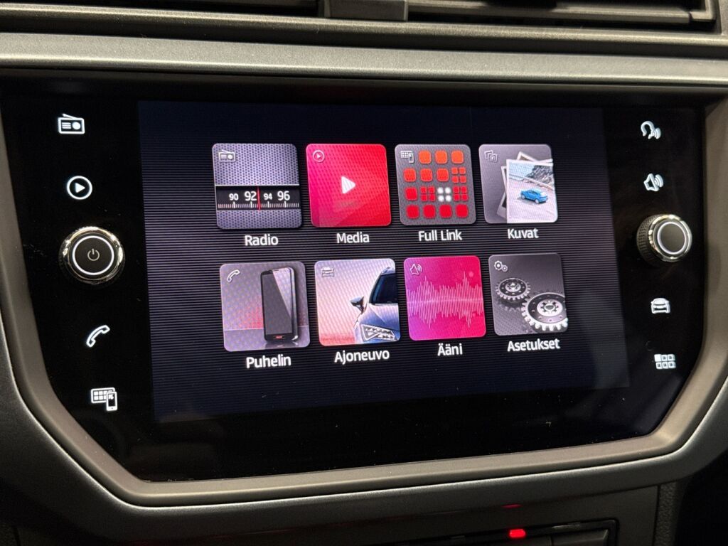 Seat Arona 2018 Punainen